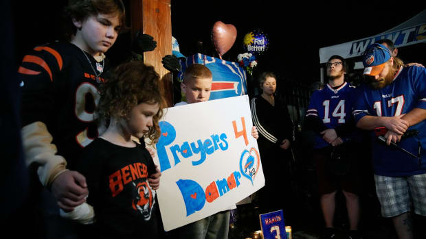 fans piden por Damar Hamlin